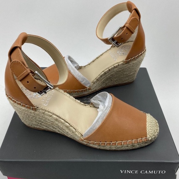 Vince Camuto - Picture 3 of 4